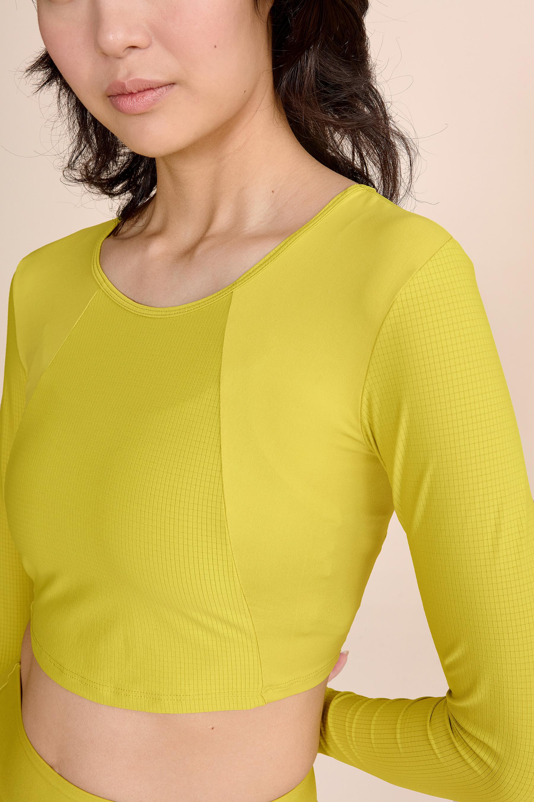 Air MoveĀ® Broad Cropped Top - Image 2