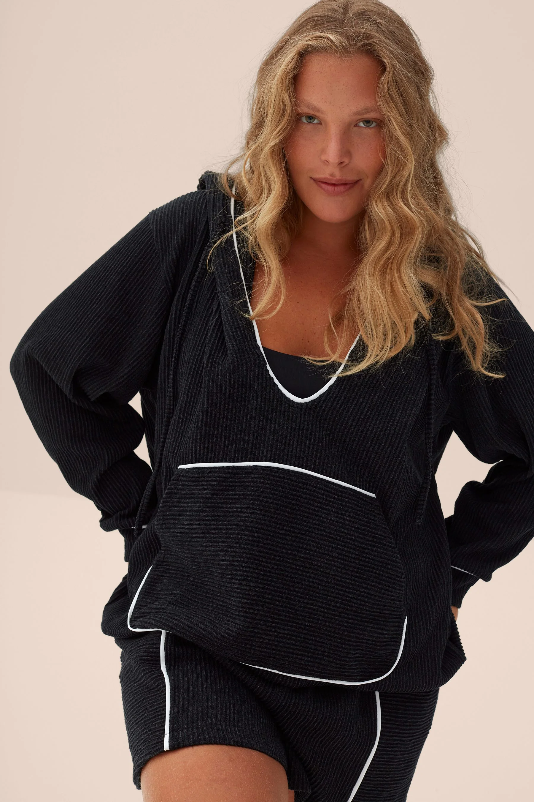 Bold P&B Maxi Sweatshirt - Image 4