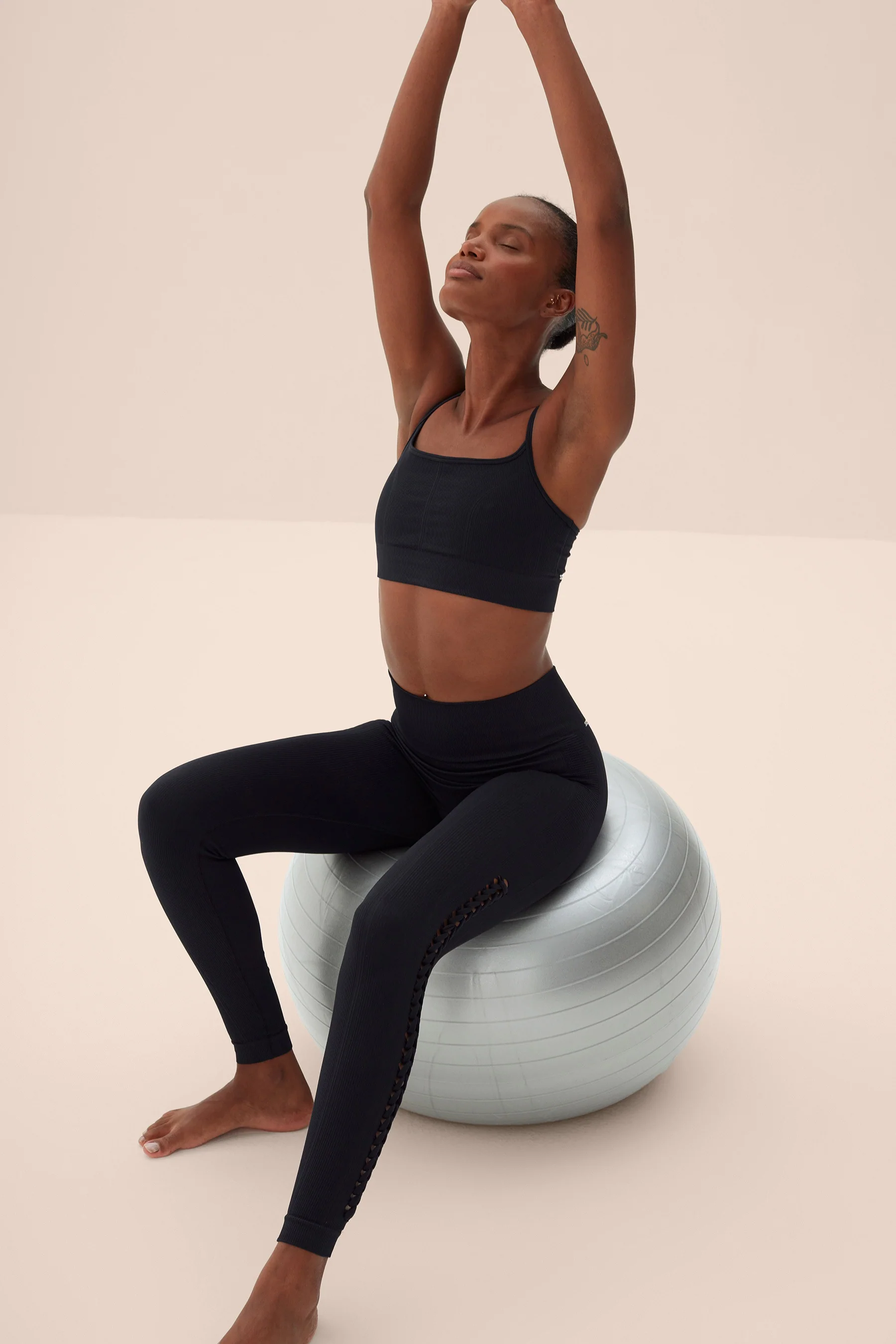 Explore Seamless Sports Bra