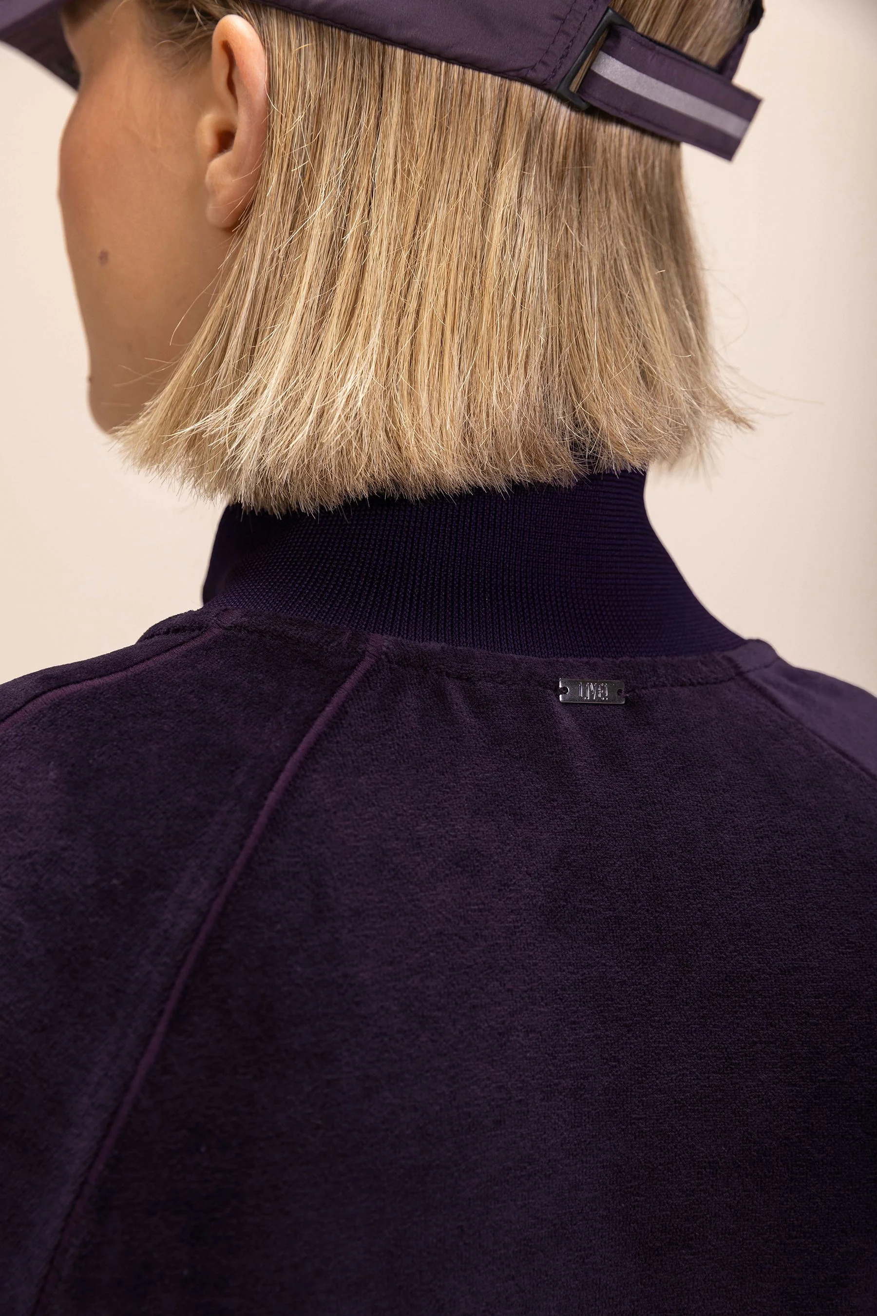 Frosty Jacket - Image 10