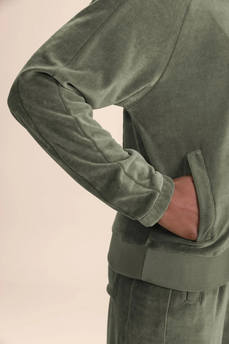 Frosty Jacket - Image 12