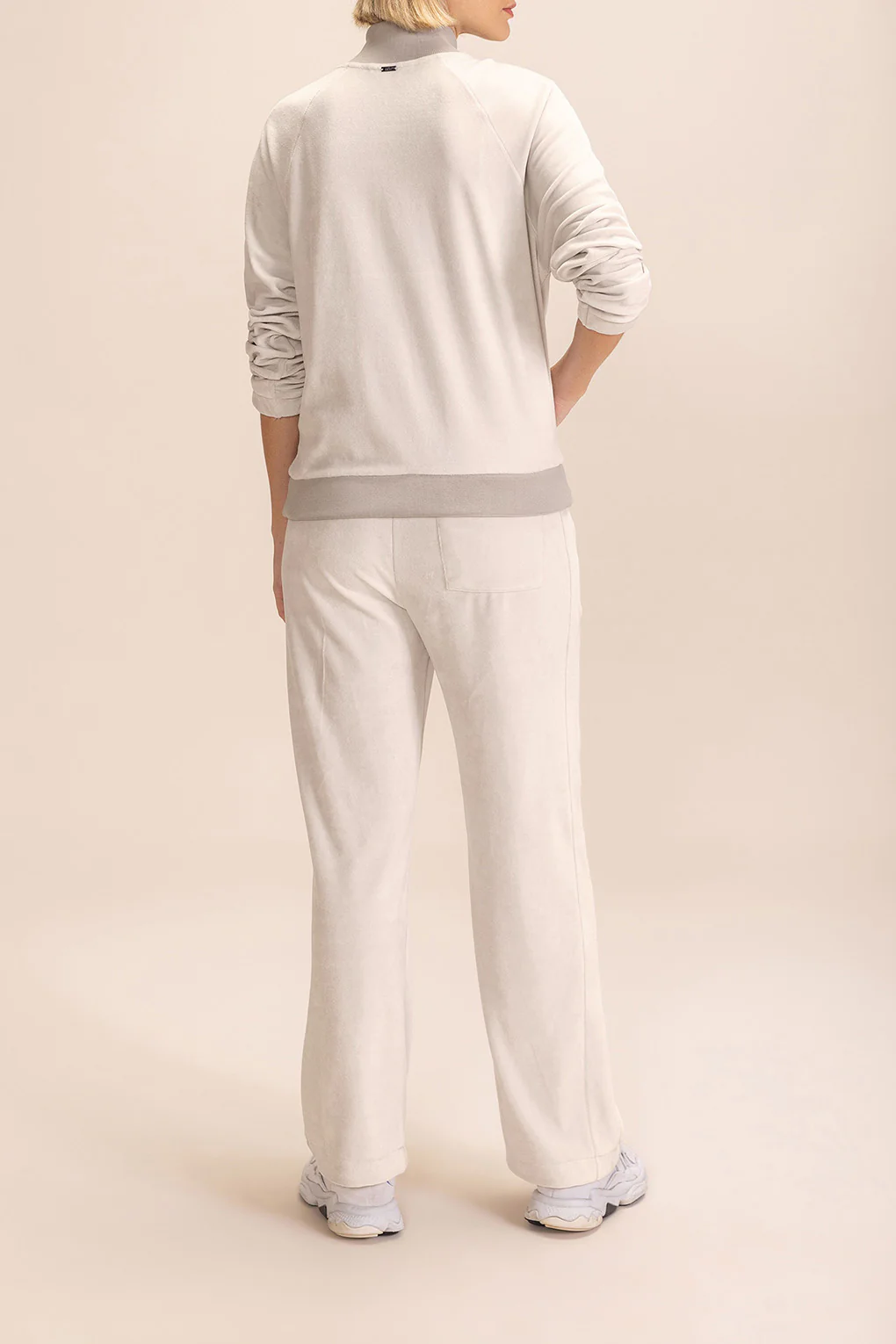 Frosty Jacket - Image 4