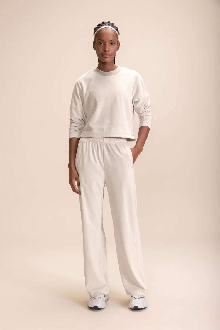 Frosty Sweatshirt - Image 23