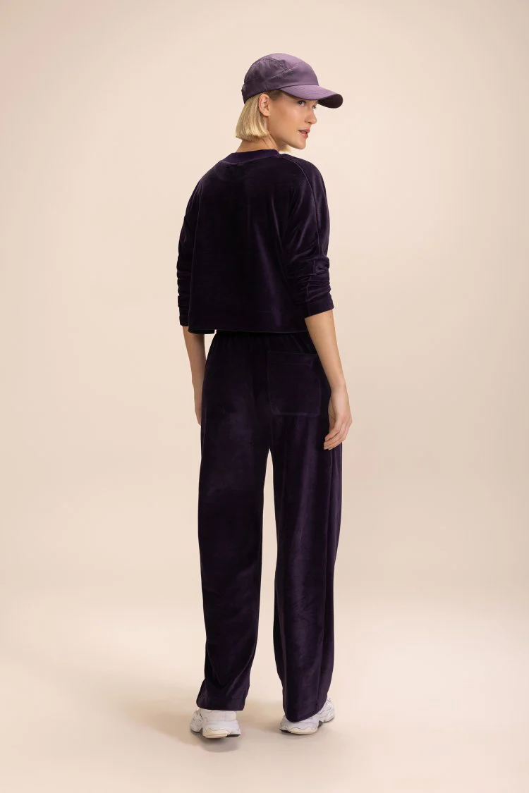 Frosty Sweatshirt - Image 5