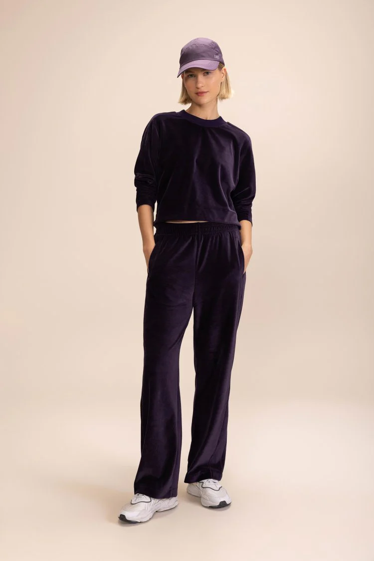 Frosty Sweatshirt - Image 6