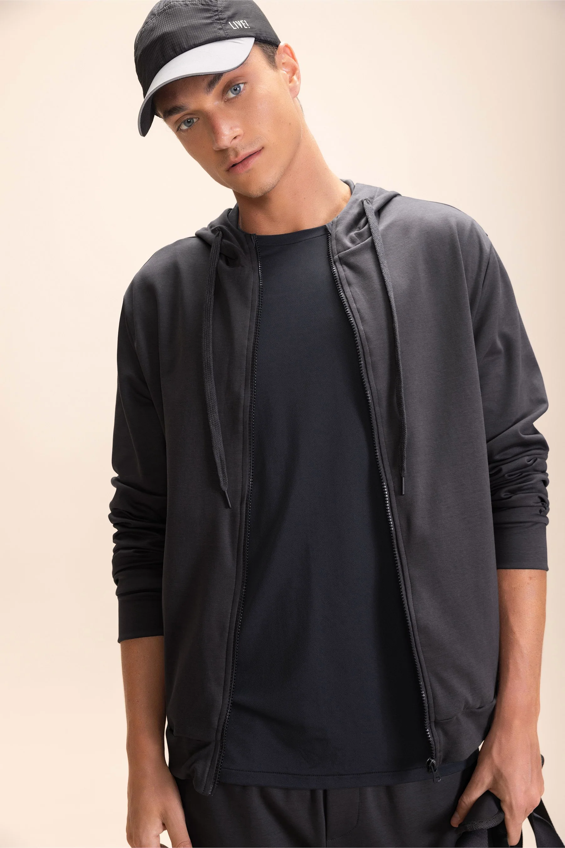 Galax Knit Jacket - Image 8