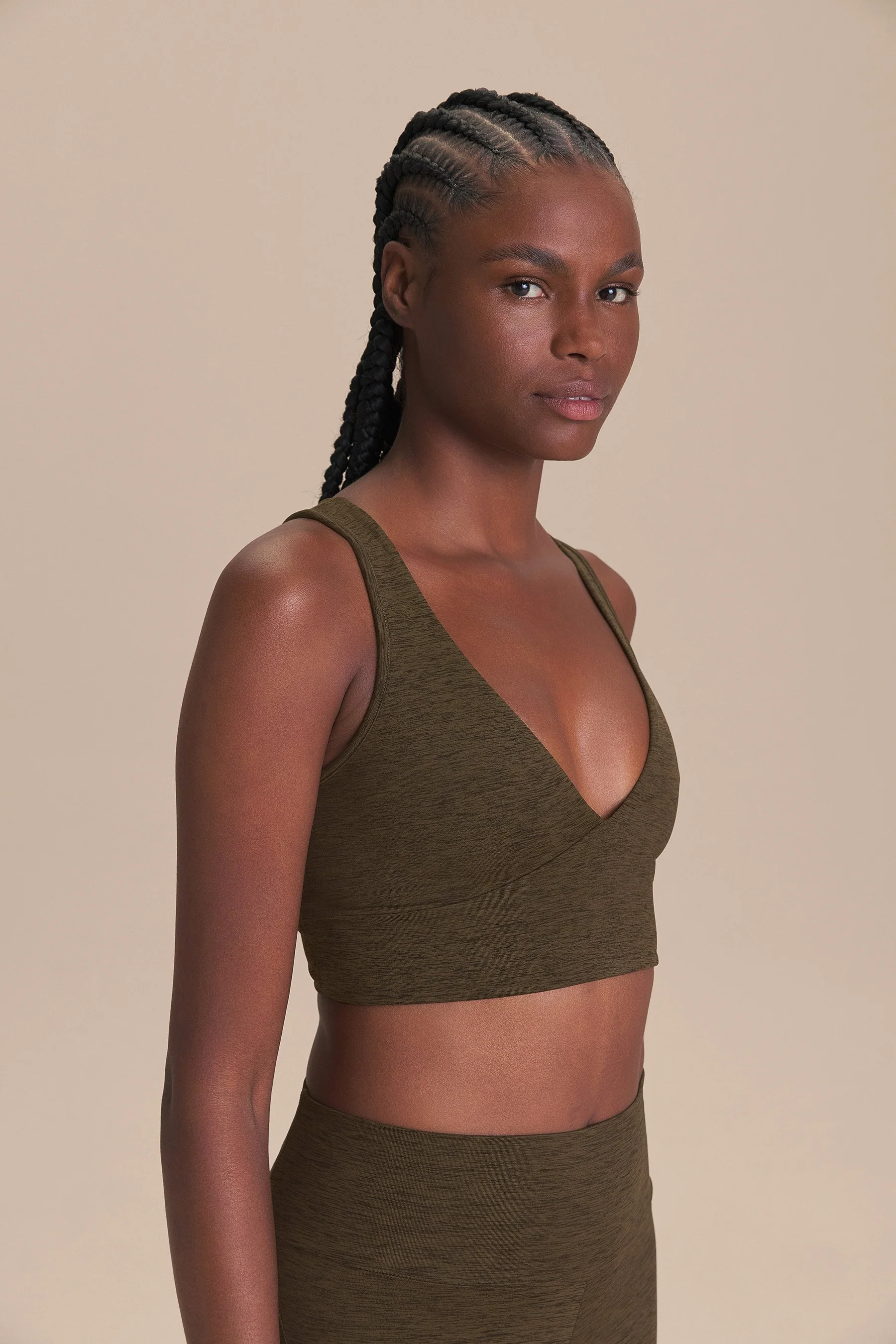 Groove Seam V Bra