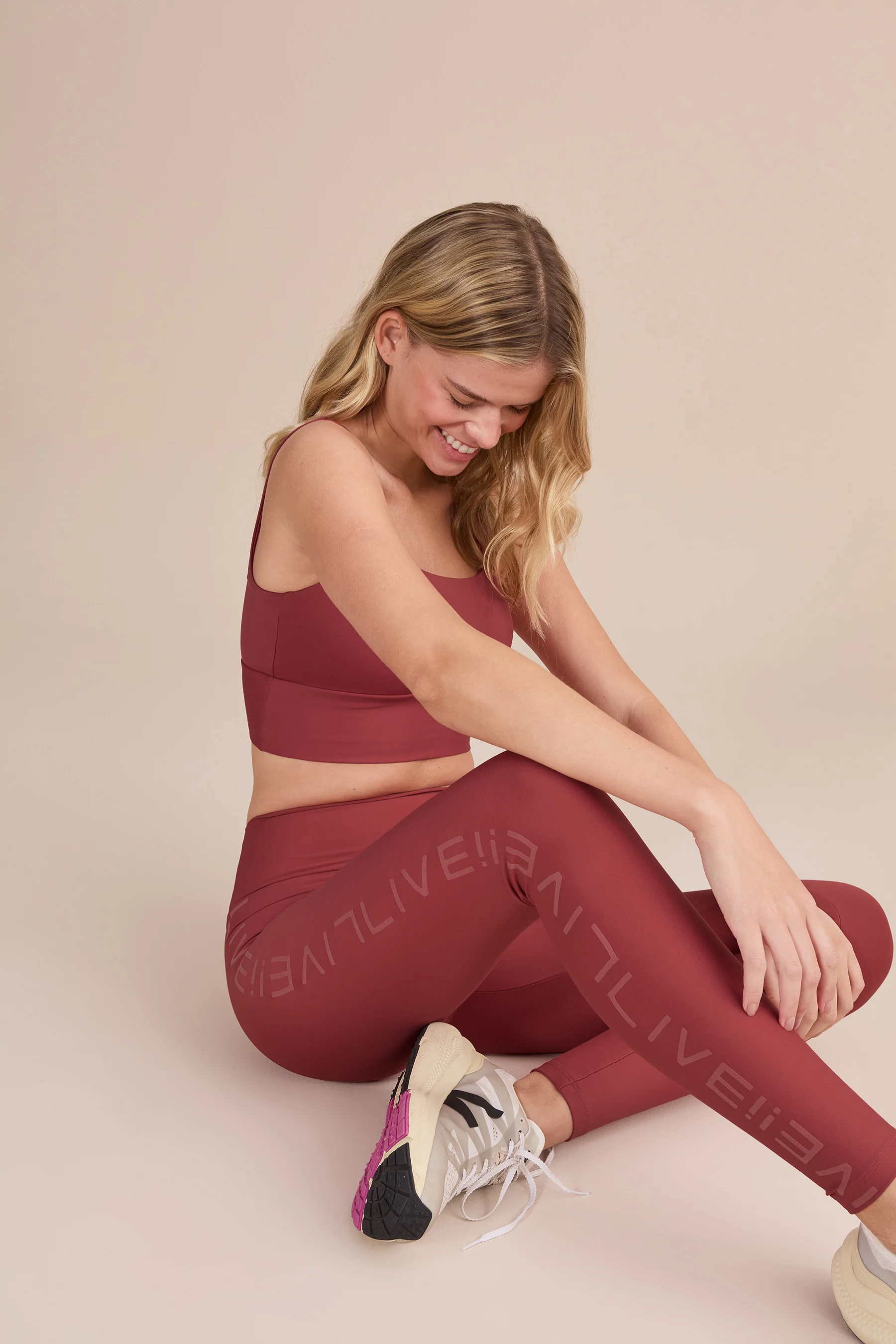 Icon Neo Long Leggings - Image 36