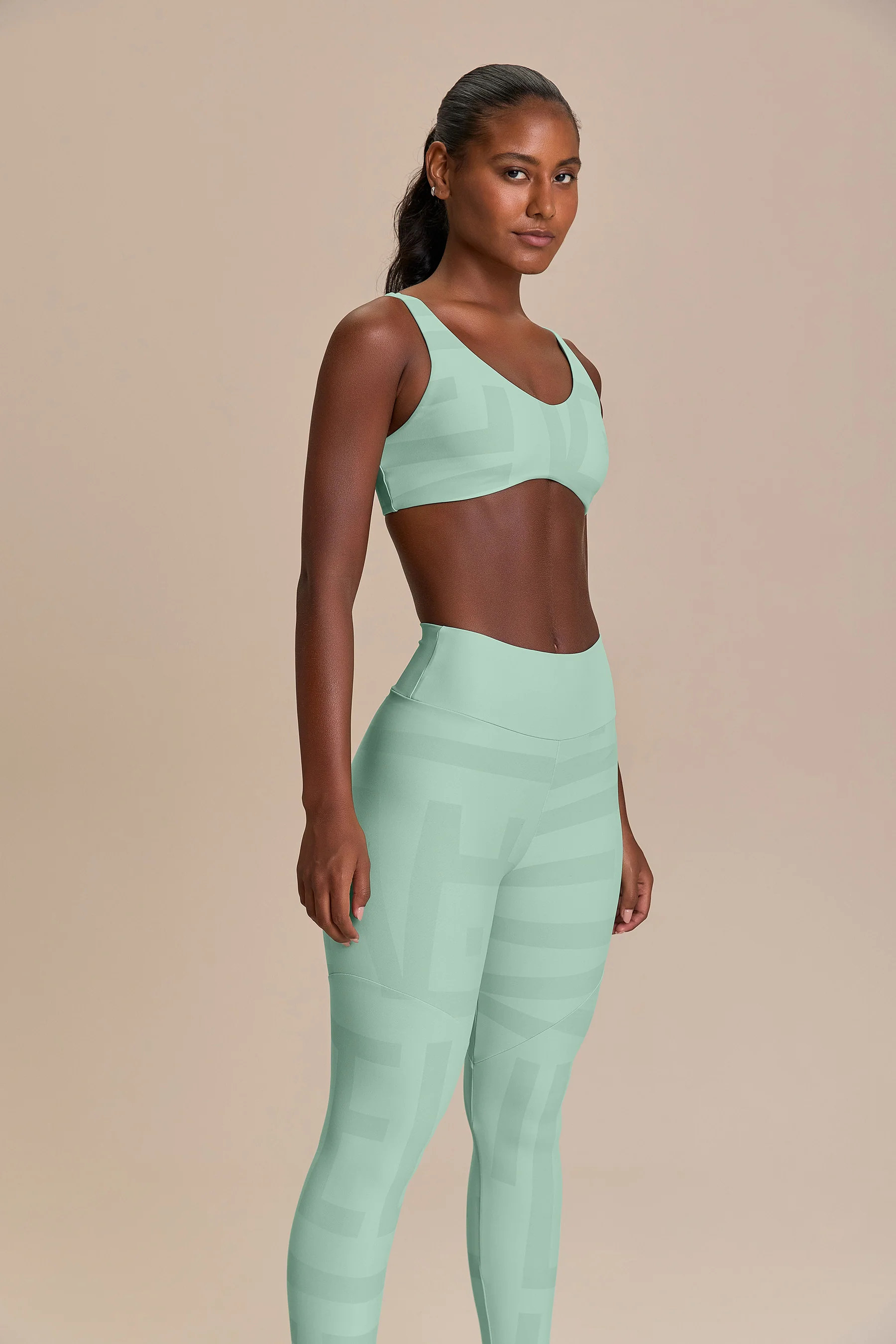 LIVE! Hydefit® Adaptiv Bra - Image 3
