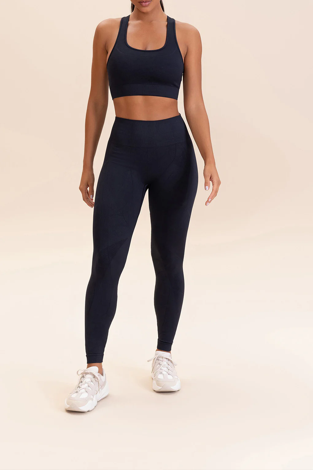 Move Seamless Sports Bra - Image 3