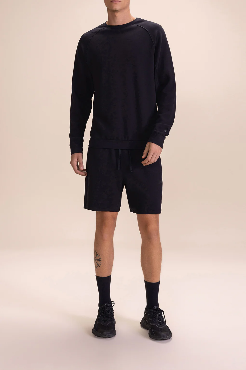Sleek Men's Sweatshirt - Image 12