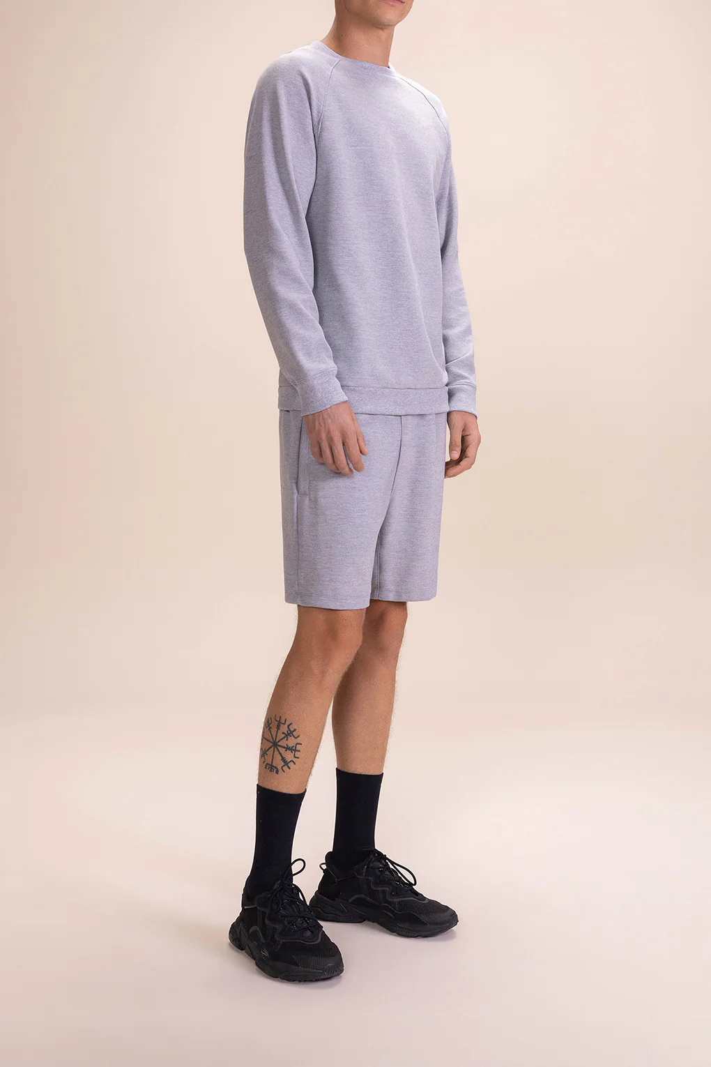 Sleek Men's Sweatshirt - Image 18