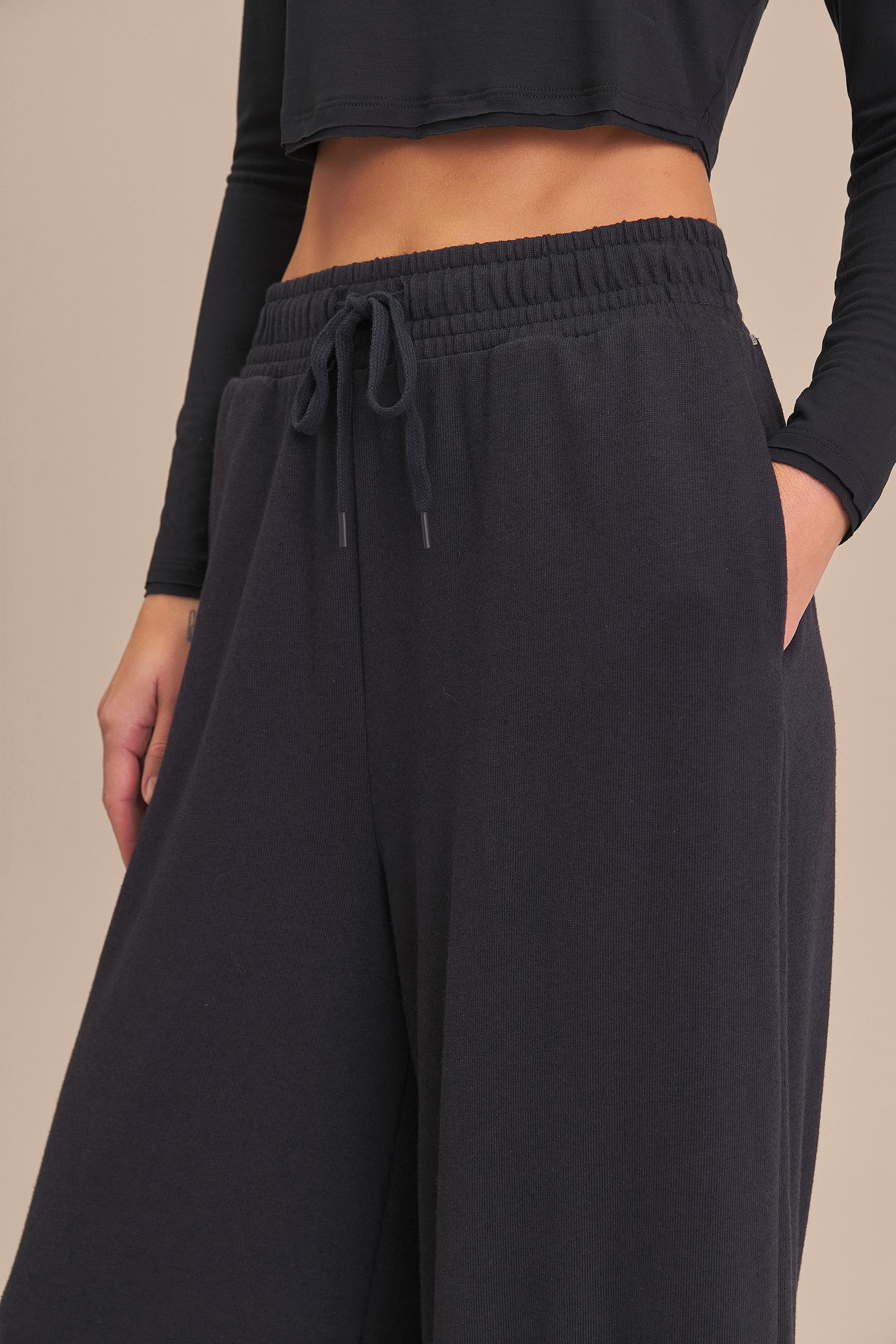 Slow Knit Pantacourt Pants - Image 2
