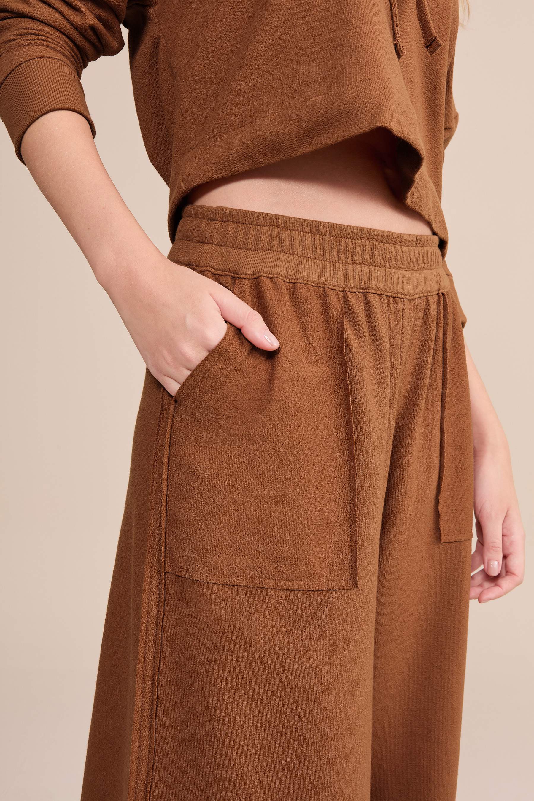 Soft Pure Wide-leg Cropped Pants - Image 2
